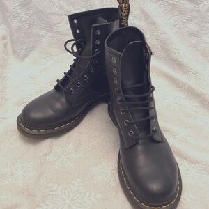 Dr Martens 1460 Black Leather Lace Up Boots size womens 9